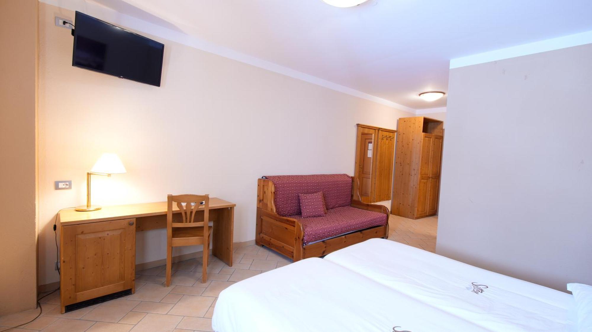 Hotel Ristoro Sitten - 2300 Mt 2*